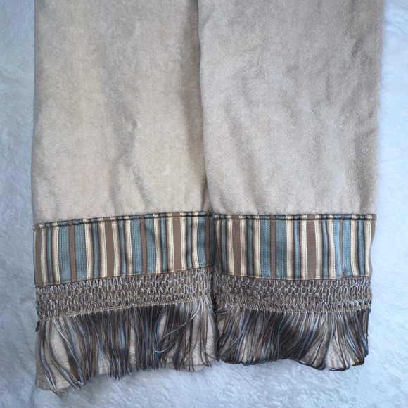 Avanti Linens Other - Avanti Linens Hand Towels Unisex OS Beige Striped Fringe Border Set of 2 Cotton